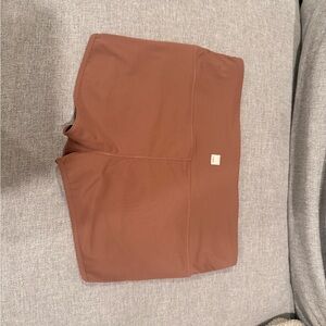 Vuori High-Waist Rust Brown Active Shorts